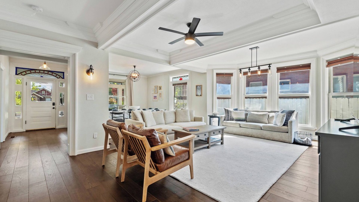 Old Southwest House | 6BR Midtown Escape - Perfect for Groups, Sleeps 12