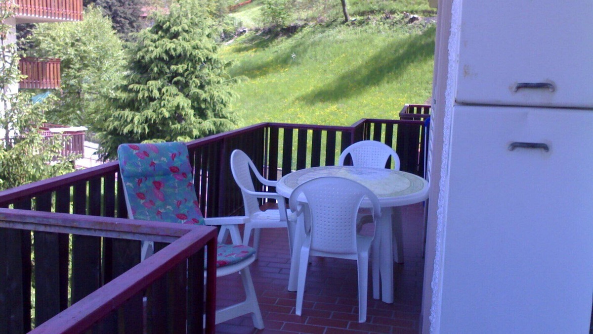 Barzio Apartment | 6guests-skiing-mountainviews-fireplace-freeparking