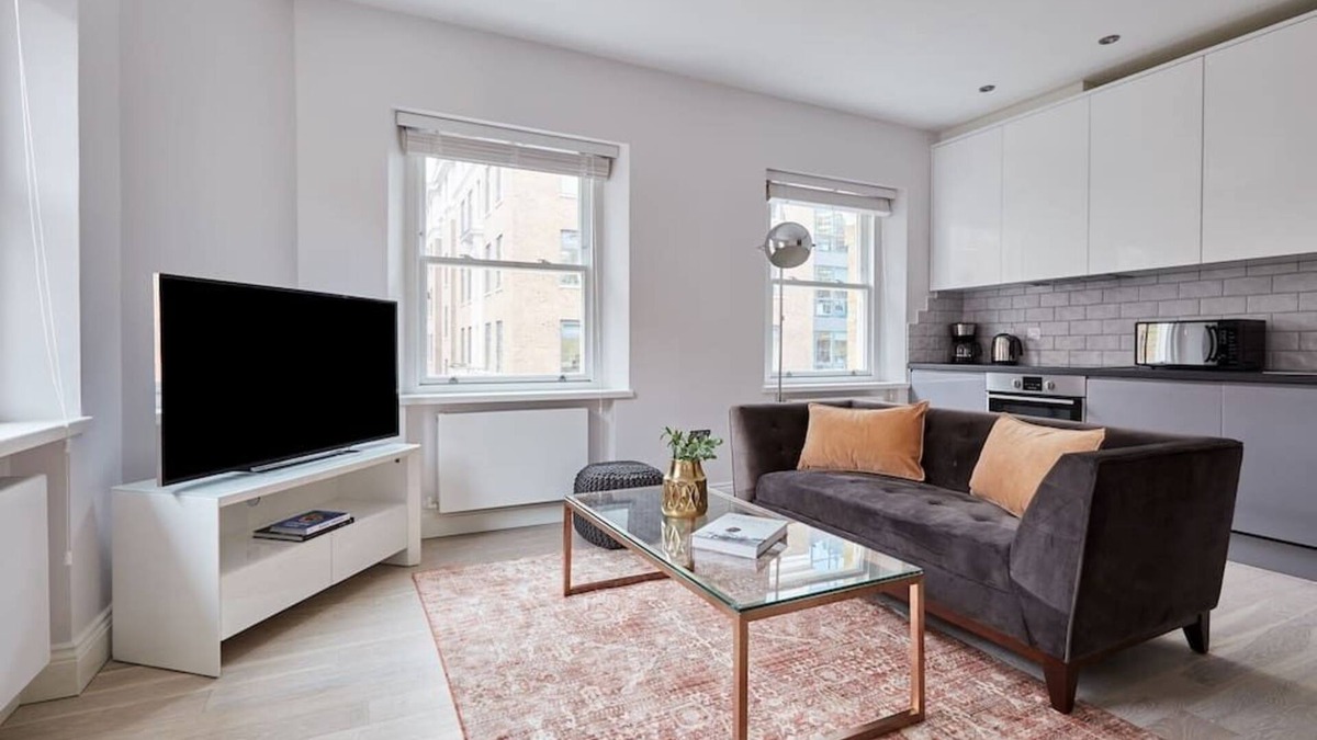 Holborn and Covent Garden Apartment | 6VH Virginia House Large Bloomsbury Studio Beautiful Interiors sleeps 2