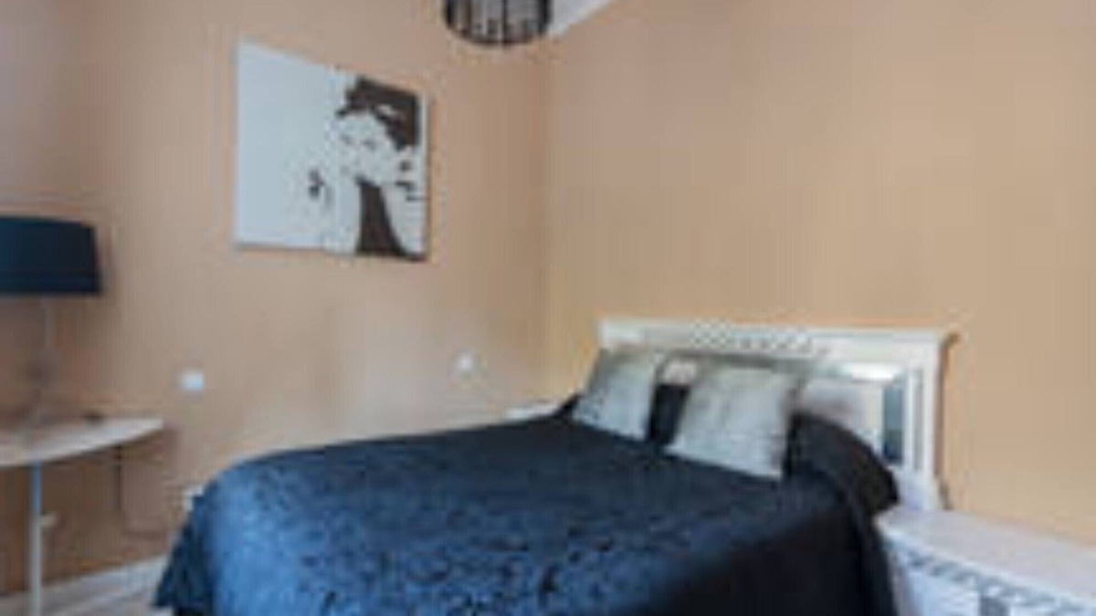 Atocha House | 6WiFi + A/C + PATIO + METRO/BUS SAME STREET AT 10 MIN SOL
