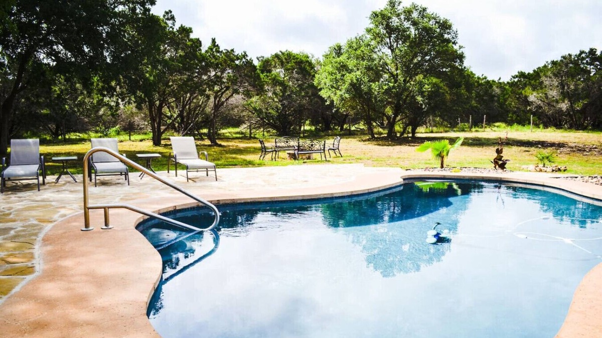 Bergheim House | 7-Acre Hill Country Haven w/POOL-Guadalupe River
