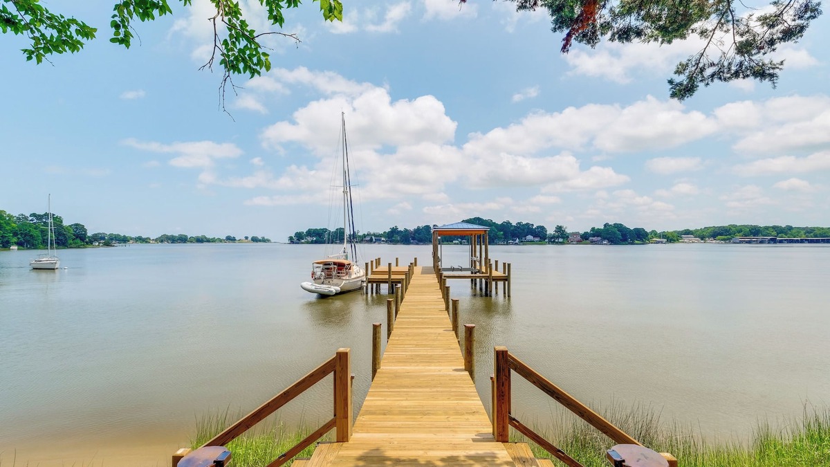Colonial Beach House | 7+ Acre Private Waterfront Gem in Colonial Beach