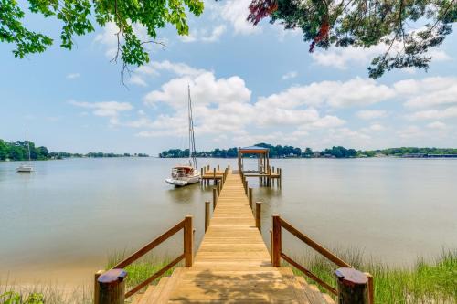 Colonial Beach House | 7 and Acre Private Waterfront Gem in Colonial Beach