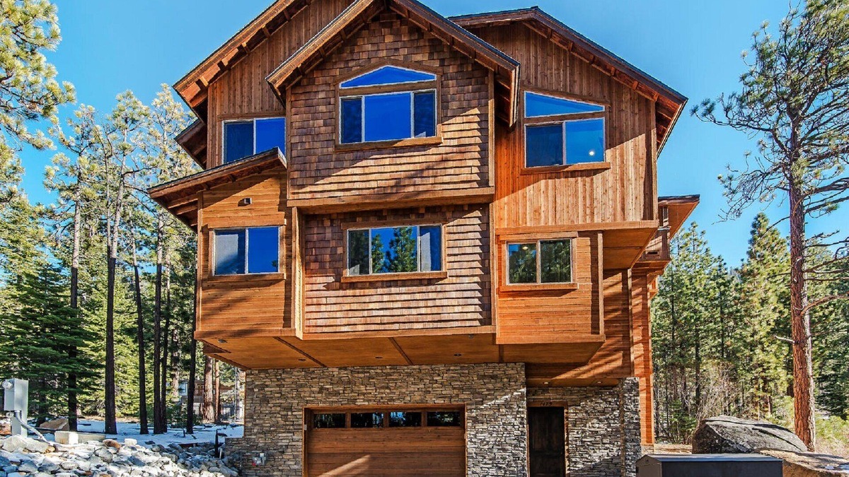 South Lake Tahoe House | 7 bedroom 7 bath Luxury Heavenly Estate