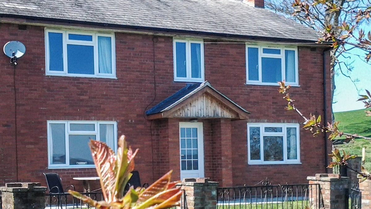 Oswestry Cottage | 7 bedroom accommodation in Llanyblodwel