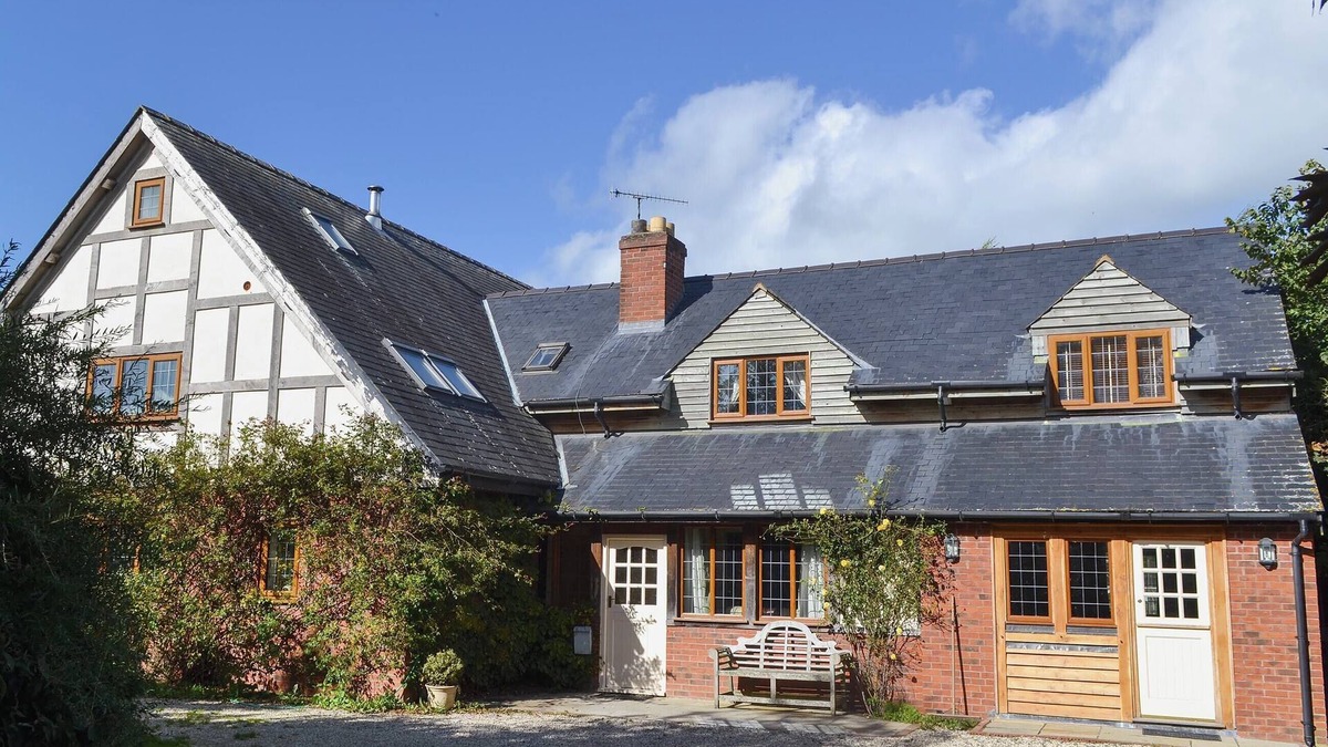 Montgomery Cottage | 7 bedroom accommodation in Montgomery