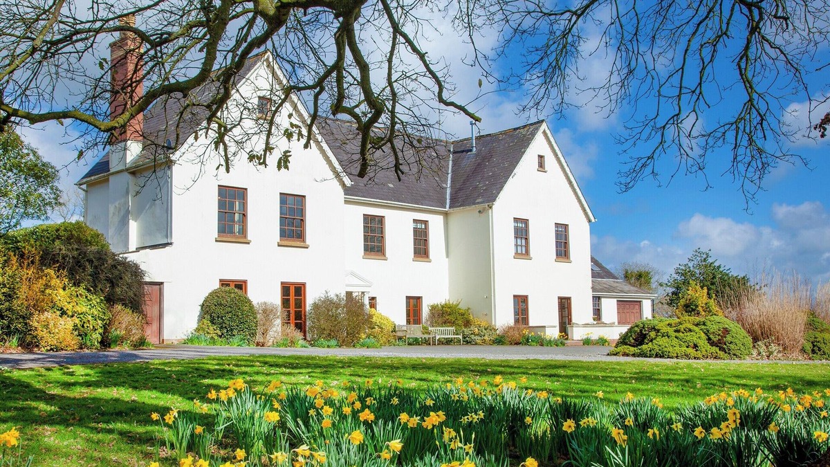 Littleham Cottage | 7 bedroom accommodation in Littleham, near Bideford