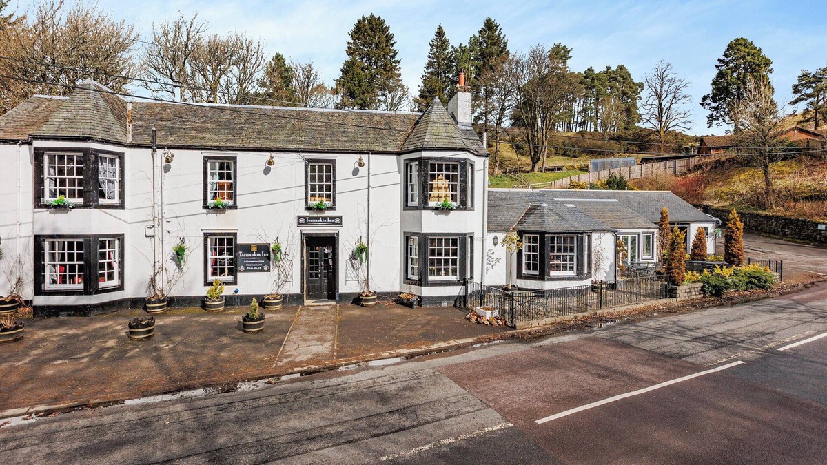 Dollar Cottage | 7 bedroom accommodation in Glendevon, near Gleneagles