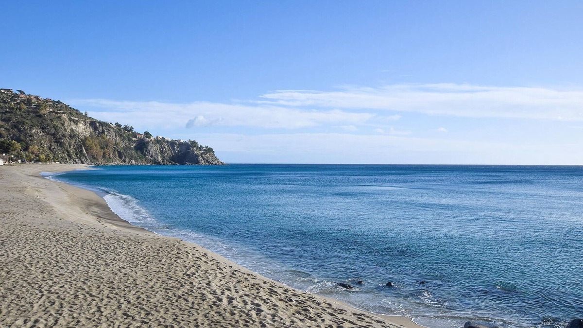 Bocale House | 7 bedroom accommodation in Lazzaro