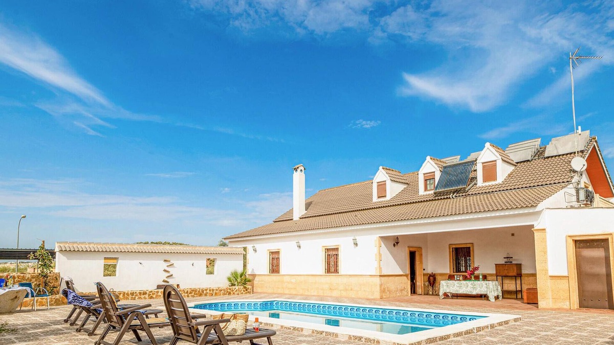 Lucena House | 7 bedroom awesome home in Lucena