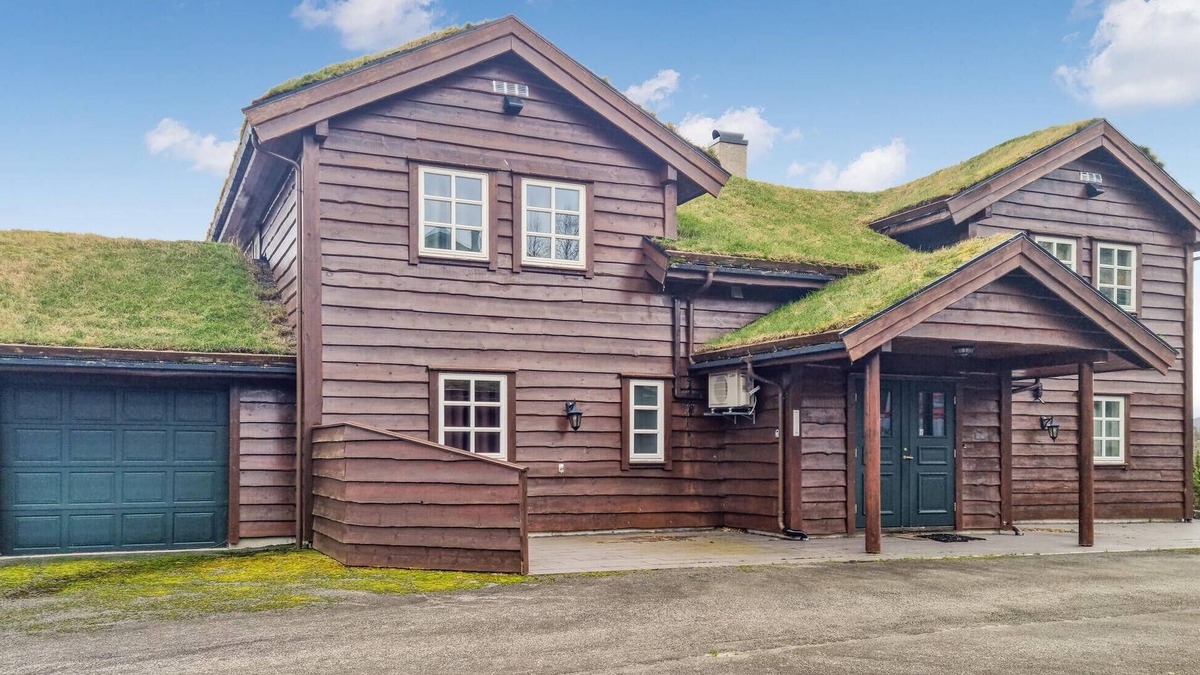 Sirdal House | 7 bedroom awesome home in Tjørhom