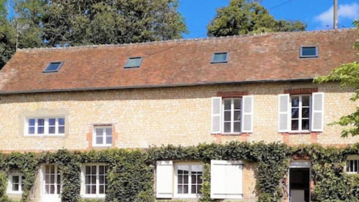 Tosny House | 7 bedroom private vacation home in les trois lacs