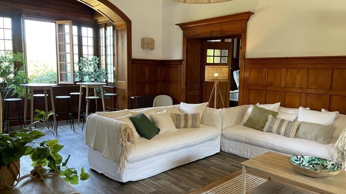 Annonay House | 7 Bedroom Private vacation home in Annonay
