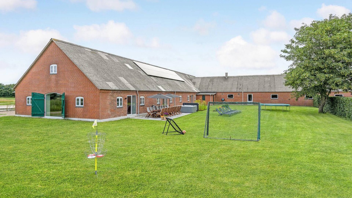 Varde Municipality Apartment | 7 bedroom stunning apartment in Varde