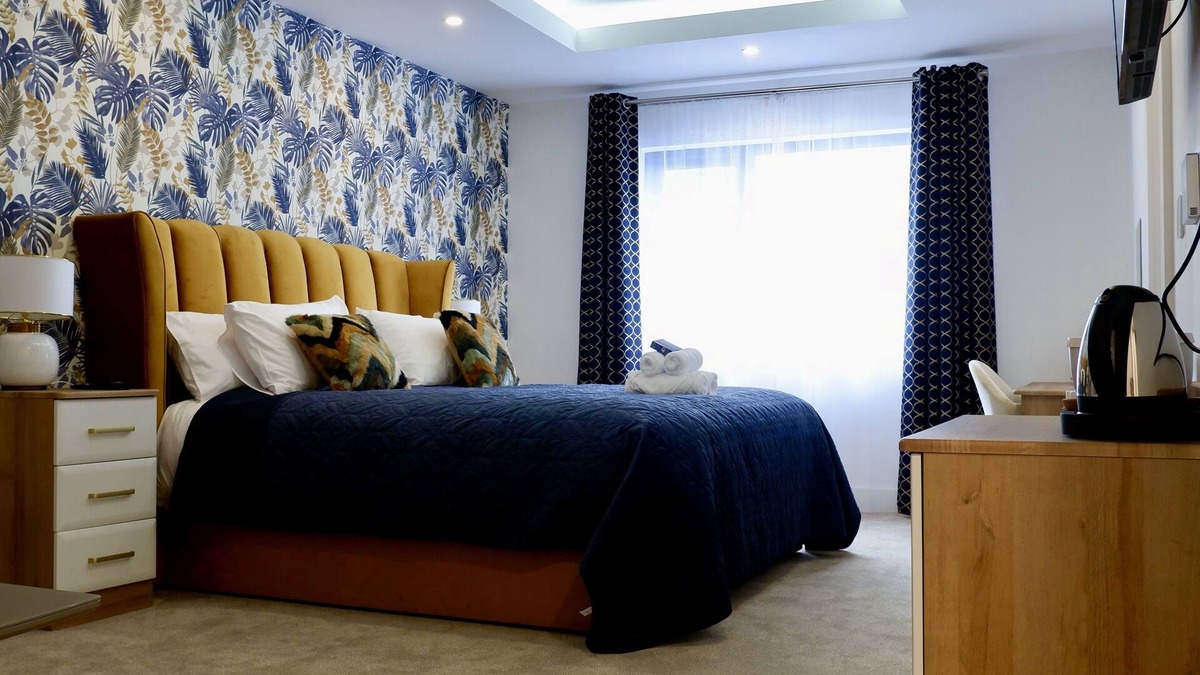Lisburn Villa | 7 Bedroom Stunning Villa with function room and spa.