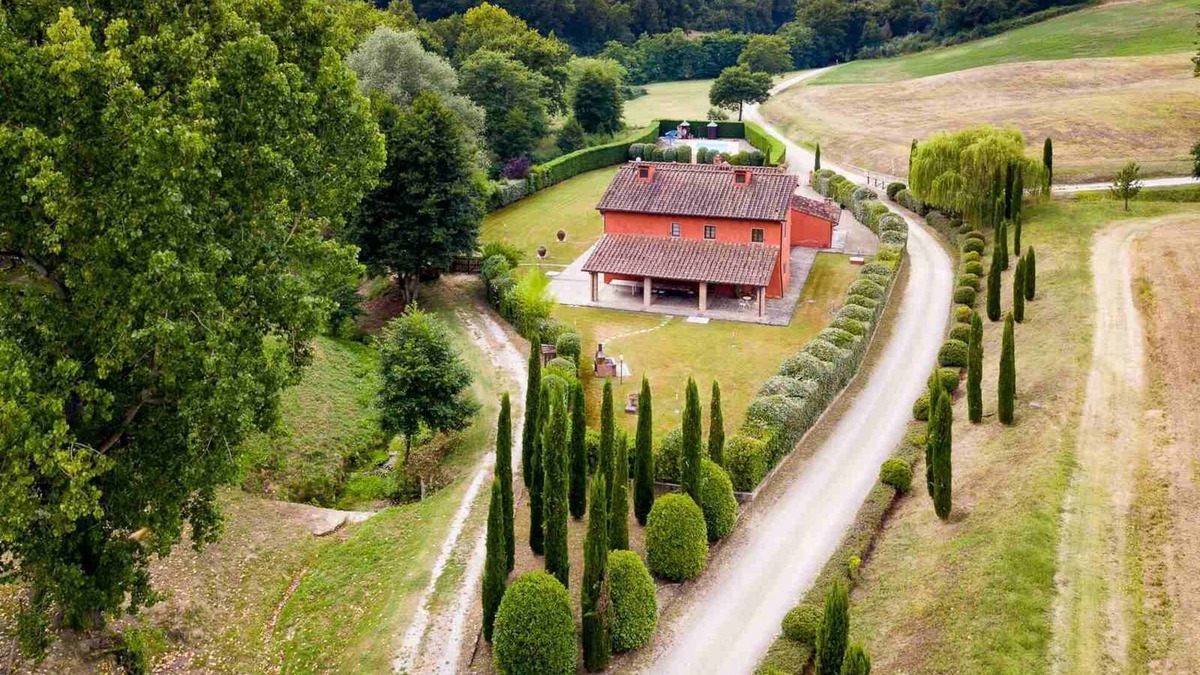 Bivio Pozzo Villa | 7 bedroom villa rental in the Chianti hills of Tuscany, pool, views