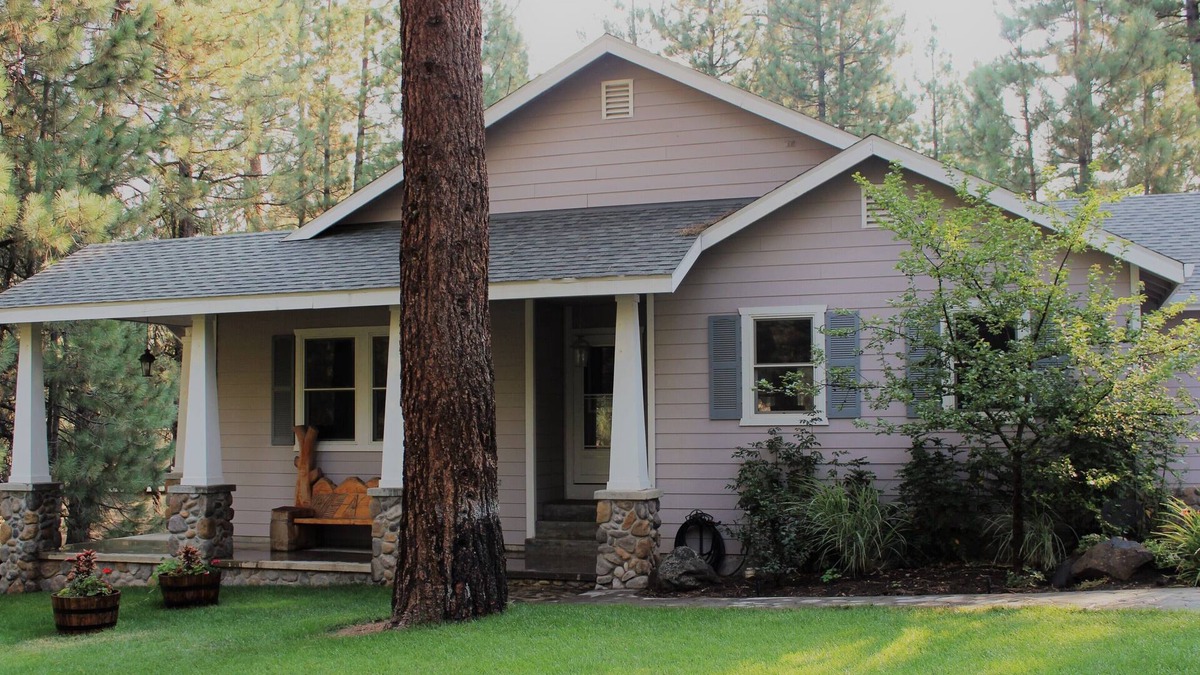Iron Horse House | 7 Days - 6 nights! EXPLORE LOST SIERRA @ FOREST & FARM on biodynamic farmsteadn