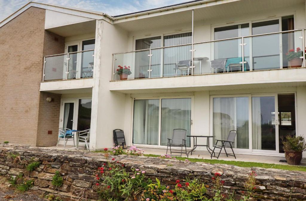 Mawgan Porth Apartment | 7 Europa Court