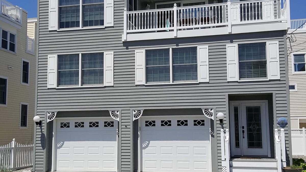 Holgate House | 7 houses to the Beach and 7 houses to the Marina
