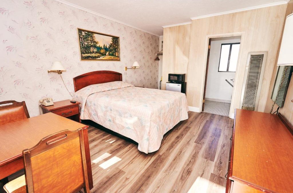 Corning Hotel | 7 Inn