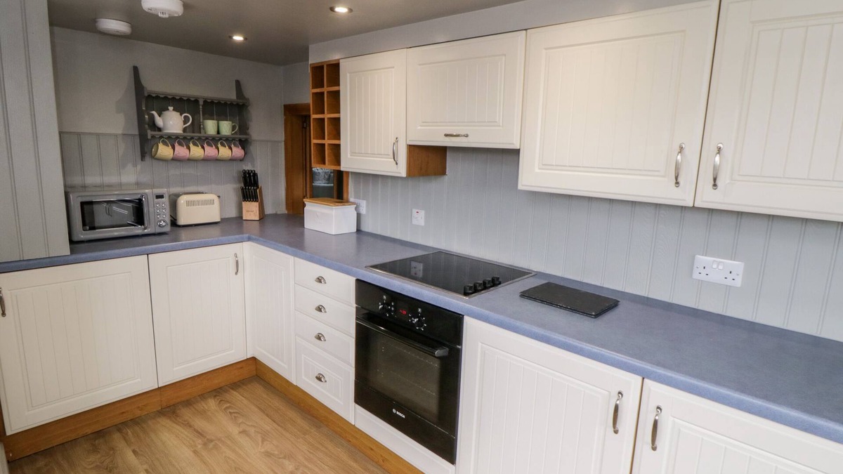 Ainthorpe Cottage | 7 LILAC TERRACE, romantic, character holiday cottage in Danby