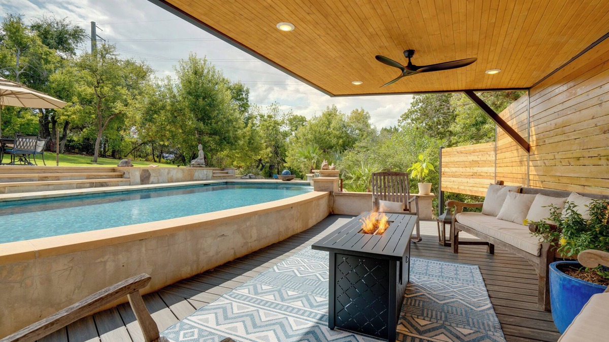 Peyton Brook At Rob Roy House | 7 Mi to Zilker Park: Oasis w/Pool & Patio