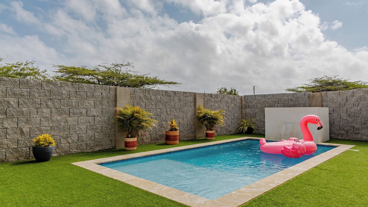 Paradera House | 7 minutes to Beautiful beach, Newly Renovated Luxury Home, Private Sundeck-pool
