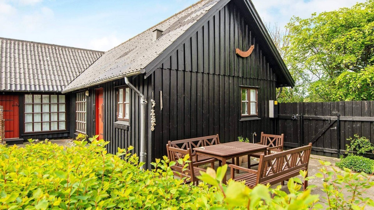 Remmer Strand House | 7 person holiday home in Struer