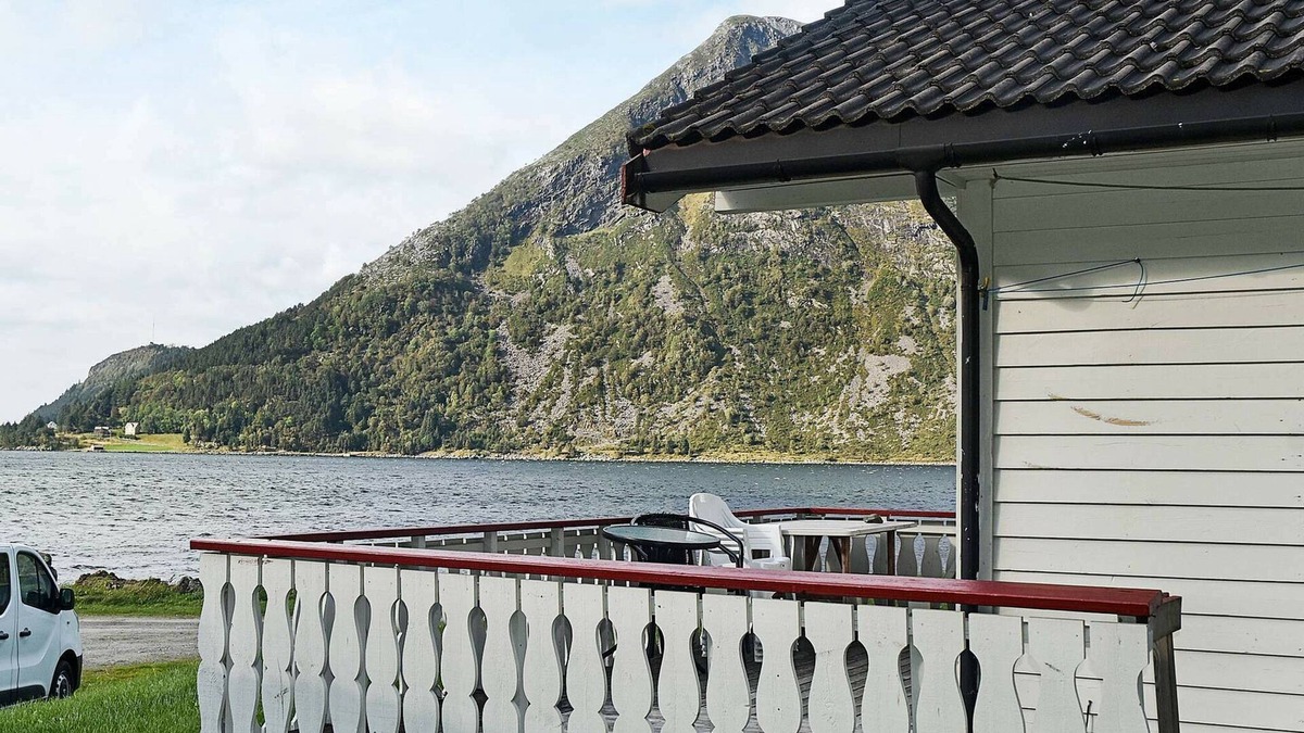 Silda House | 7 person holiday home in Selje