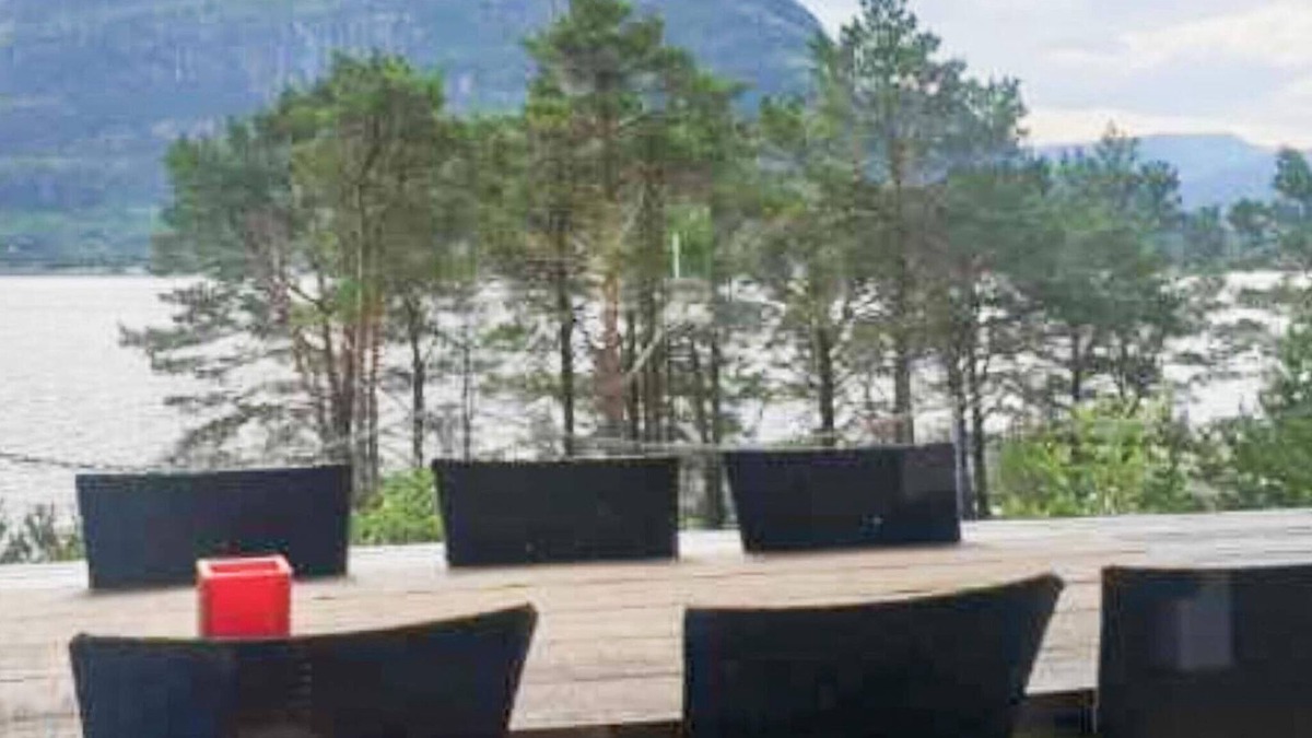 Bremanger House | 7 person holiday home in Svelgen