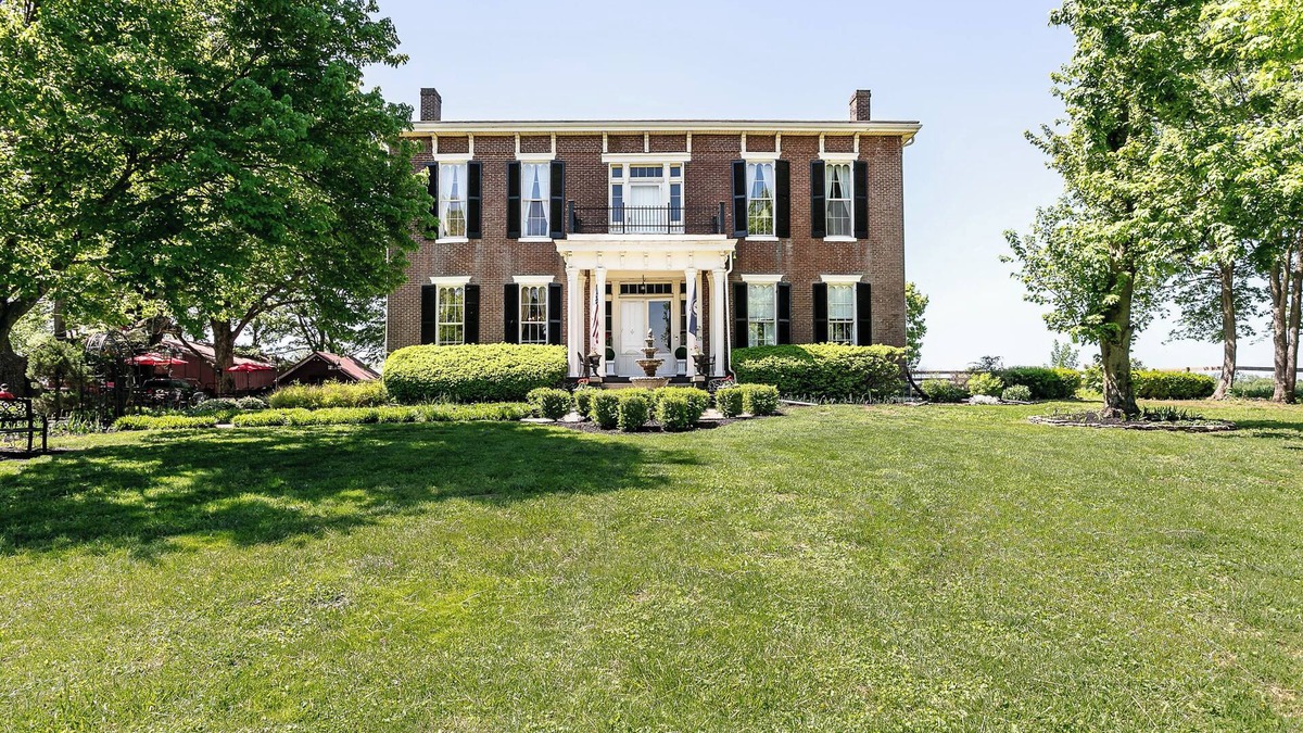 Springfield Bed & Breakfast | 7 Private Rooms, Country Setting Bourbon Trail, patio/firepit. Breakfast inc.