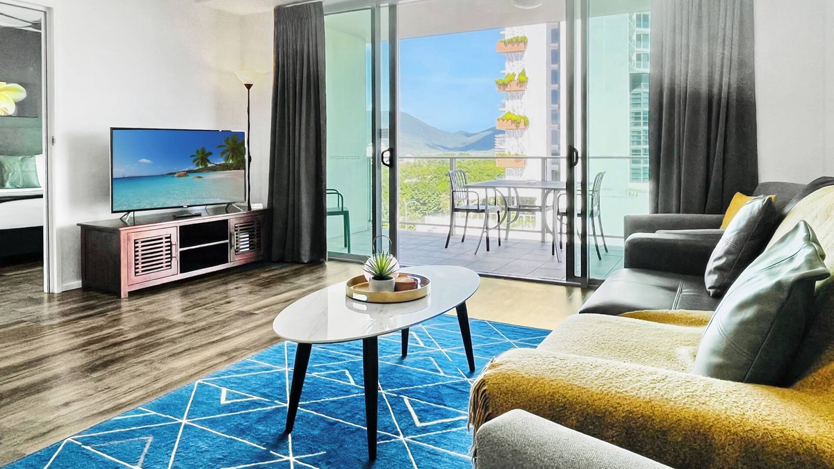 Cairns Central Business District Apartment | '7' Reef Harbour Views ~ 2BR/2Bth Pool Gym WiFi