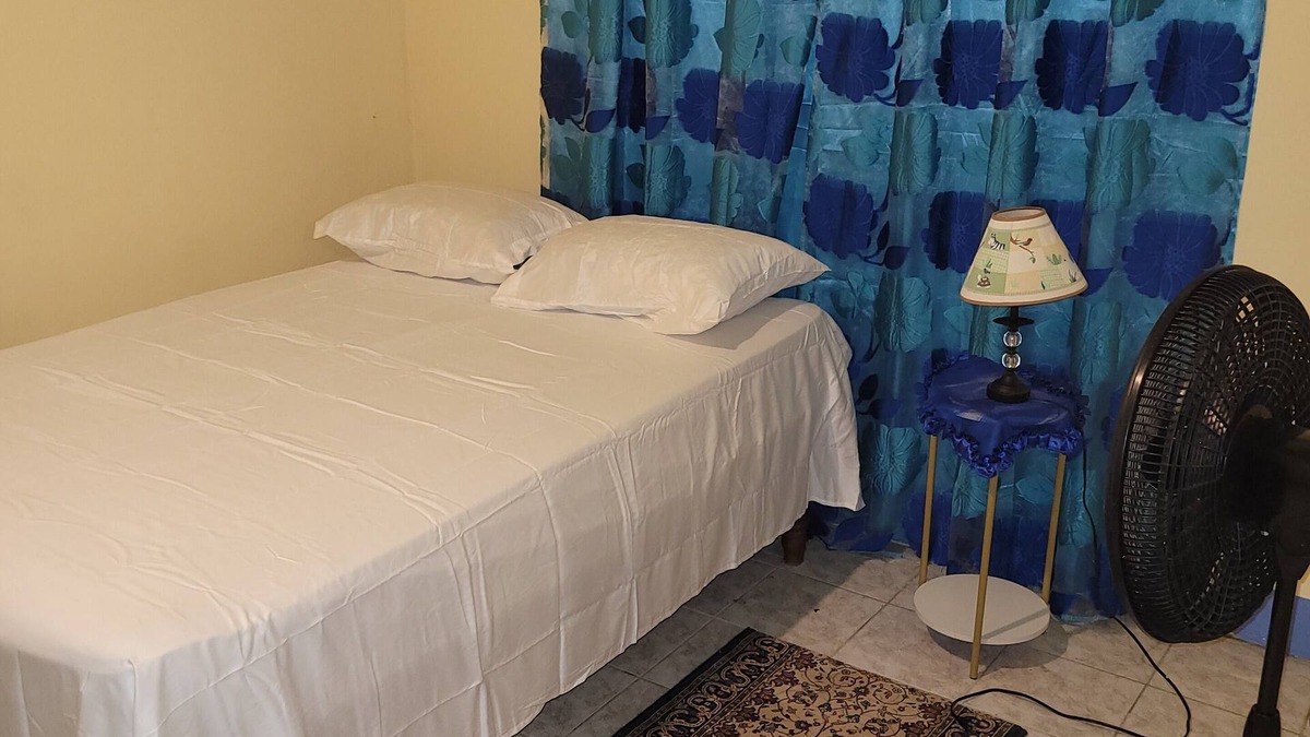 Yallahs Apartment | 7 Sleeper Apartment with parking.