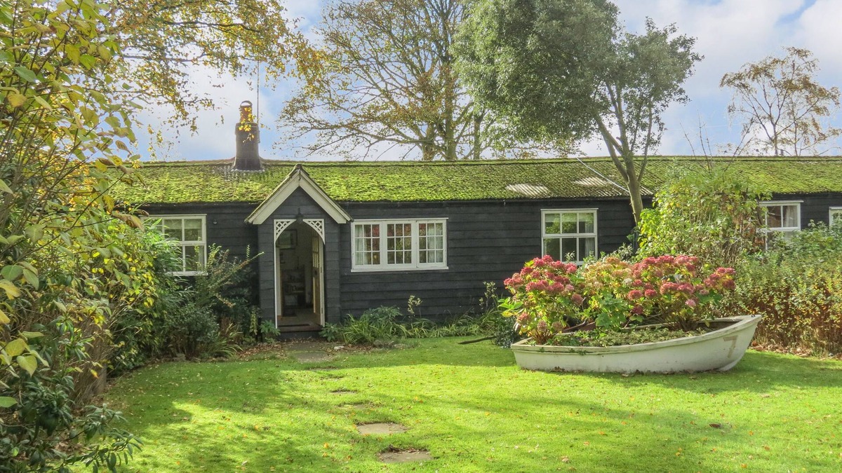 Thorpeness Apartment | 7 Uplands - sleeps 3 guests in 2 bedrooms