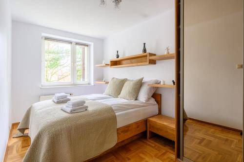 Wesola Apartment | 70 m² Apartment ∙ 2 bedrooms ∙ 6 guests