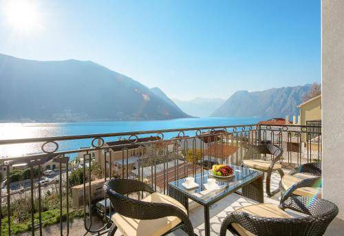 Dobrota Apartment | 70 m² Apartment ∙ 2 bedrooms ∙ 6 guests
