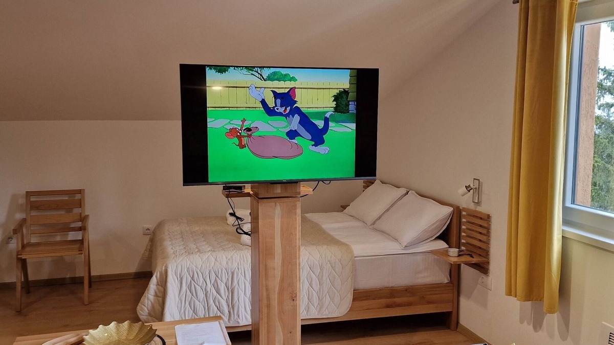 Jahorina Apartment | 70 meters to the ski-run! Two families sized apartment on two floors!