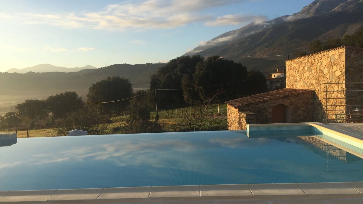 Corte House | 70m2 apartment on the first floor of a villa