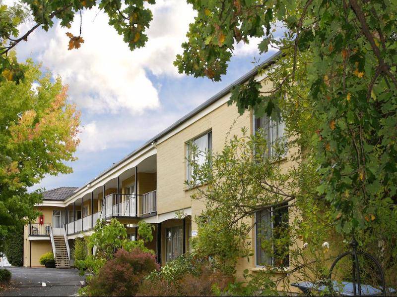 New Town Apartment | 71 m² Apartment ∙ 3 bedrooms ∙ 10 guests