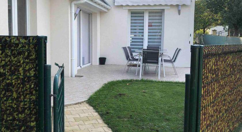 Caumont-sur-Aure House | 72 m² House ∙ 2 bedrooms ∙ 7 guests