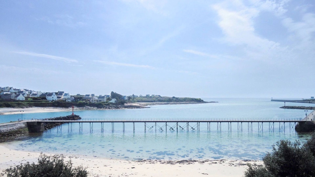 Audierne Apartment | 722-Duplex, large terrace, sea view, 100m from the beach