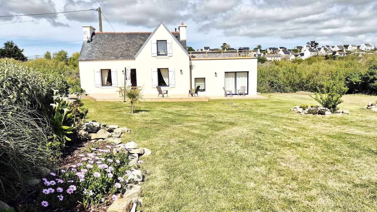 Poulgoazec House | 728-728-High confort, sea view, top roof, close to the beaches