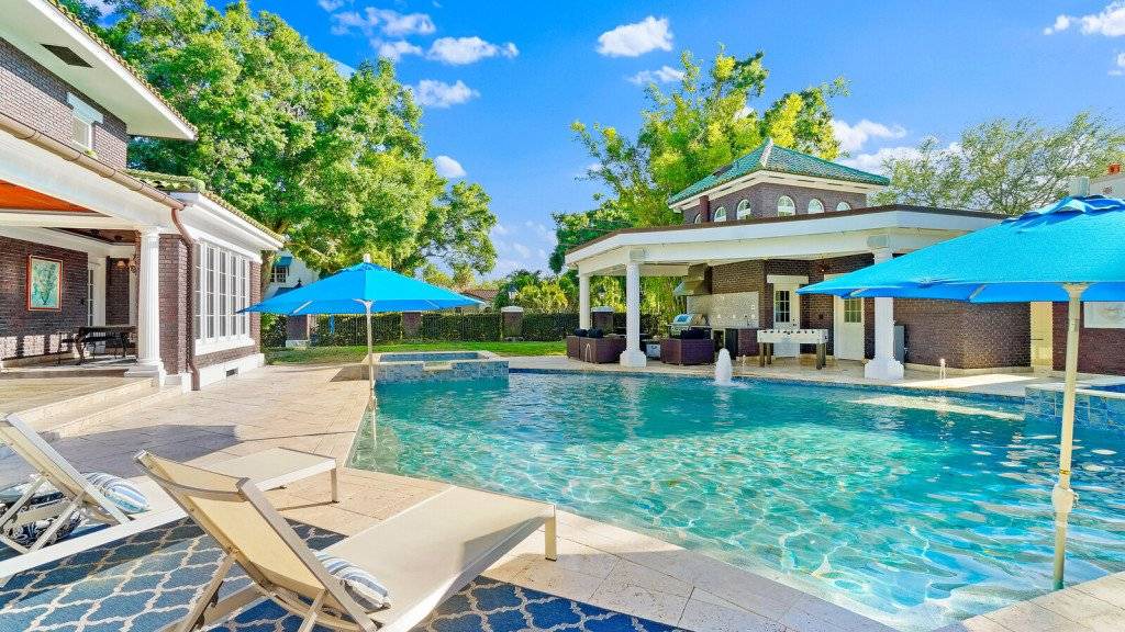 St. Petersburg - Clearwater House | 730 m² House ∙ 5 bedrooms ∙ 9 guests