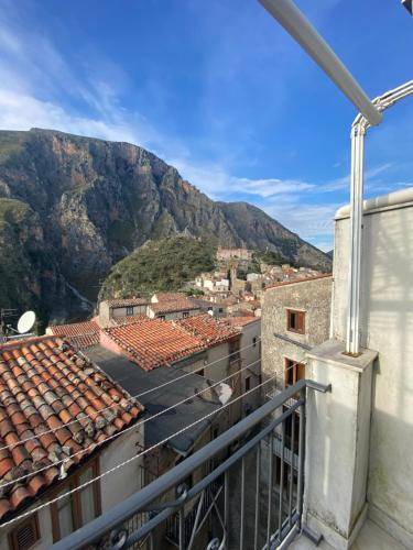 Isnello Apartment | 75 m² Apartment ∙ 2 bedrooms ∙ 4 guests