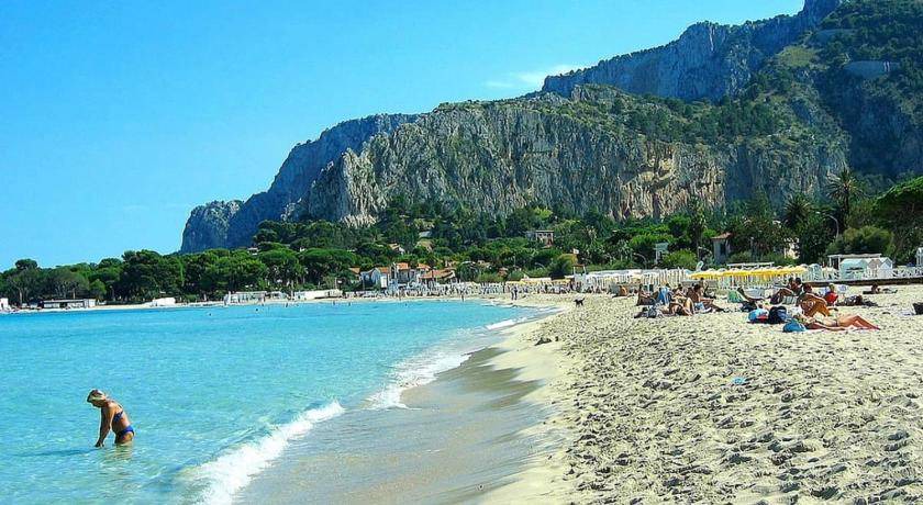 Isola delle Femmine Apartment | 75 m² Serviced apartment ∙ 2 bedrooms ∙ 4 guests