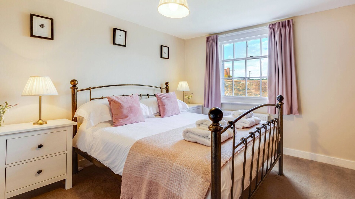 Rye House | 76 The Mint - Four Bedroom House, Sleeps 6