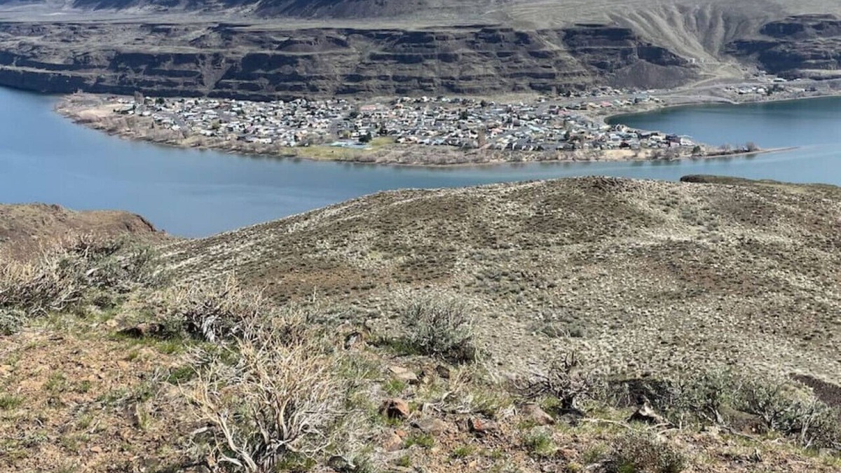 Sunland Estates House | 764 Hunter Ave · Sunland Retreat 5.4 miles from Gorge Amphitheater