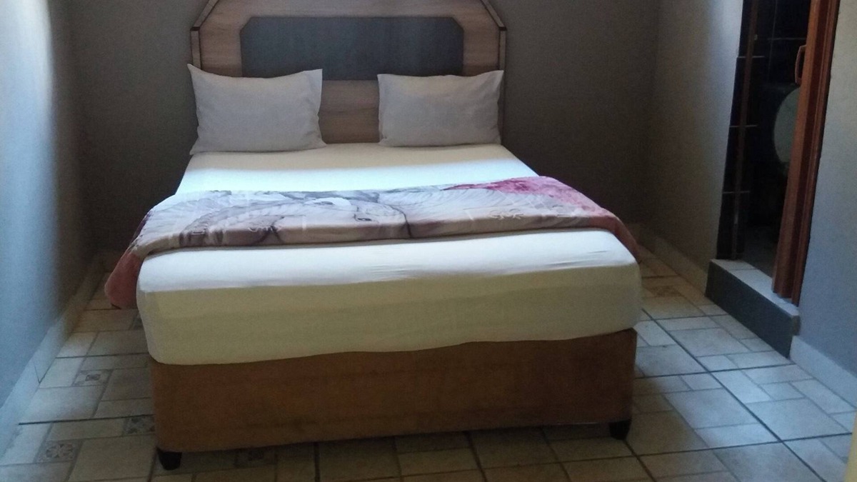 Greater Johannesburg Metropolitan Area House | 79 Dunbar St