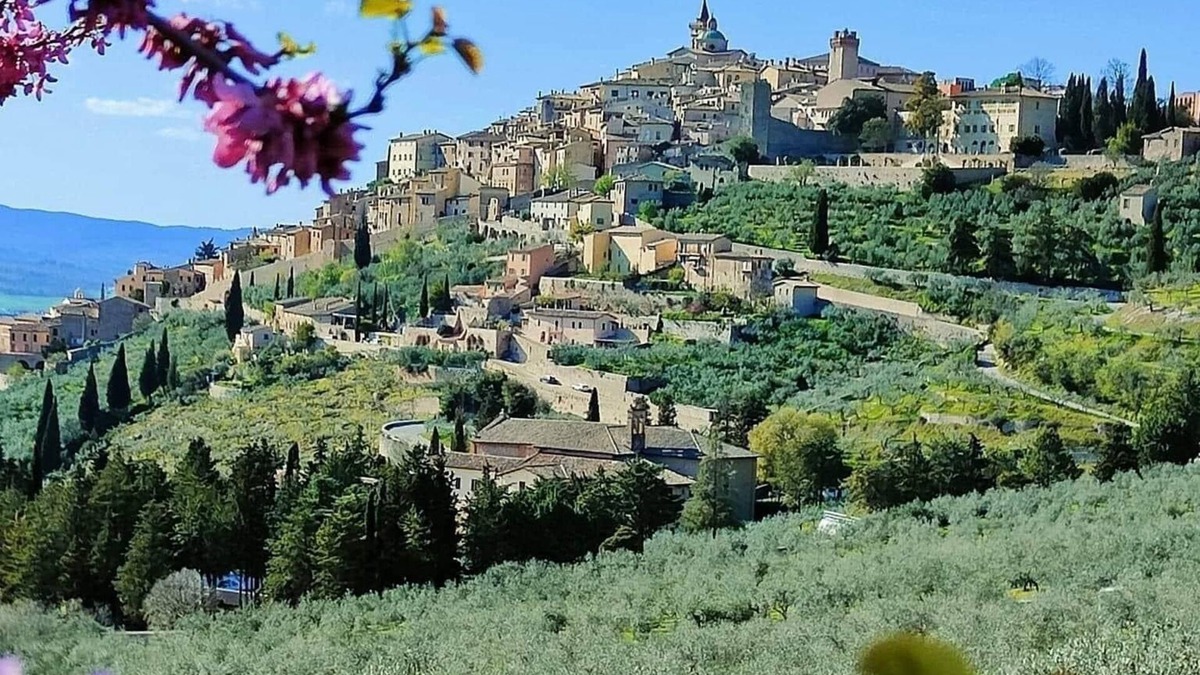 Trevi Apartment | 79s Apt in the Historic center Trevi (Perugia) 50 mt to Bars & Restaurants WiFi