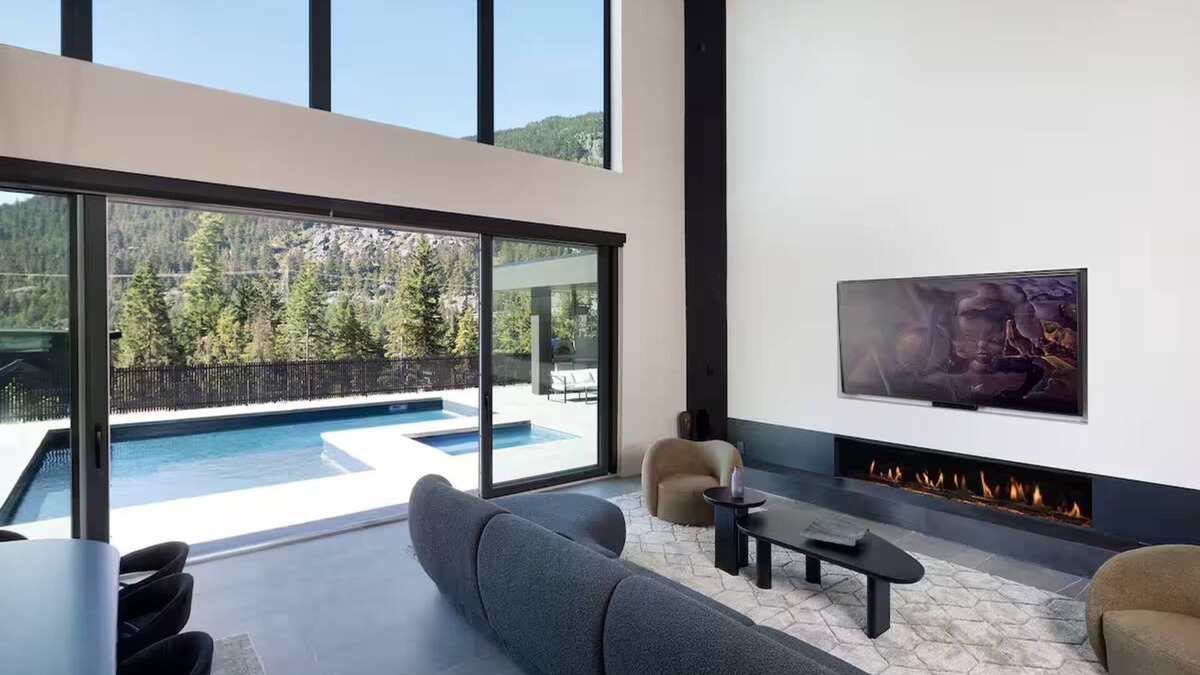 Sea to Sky Highway House | 7BR/7BA Whistler Retreat w/Pool, Sauna & Mtn View